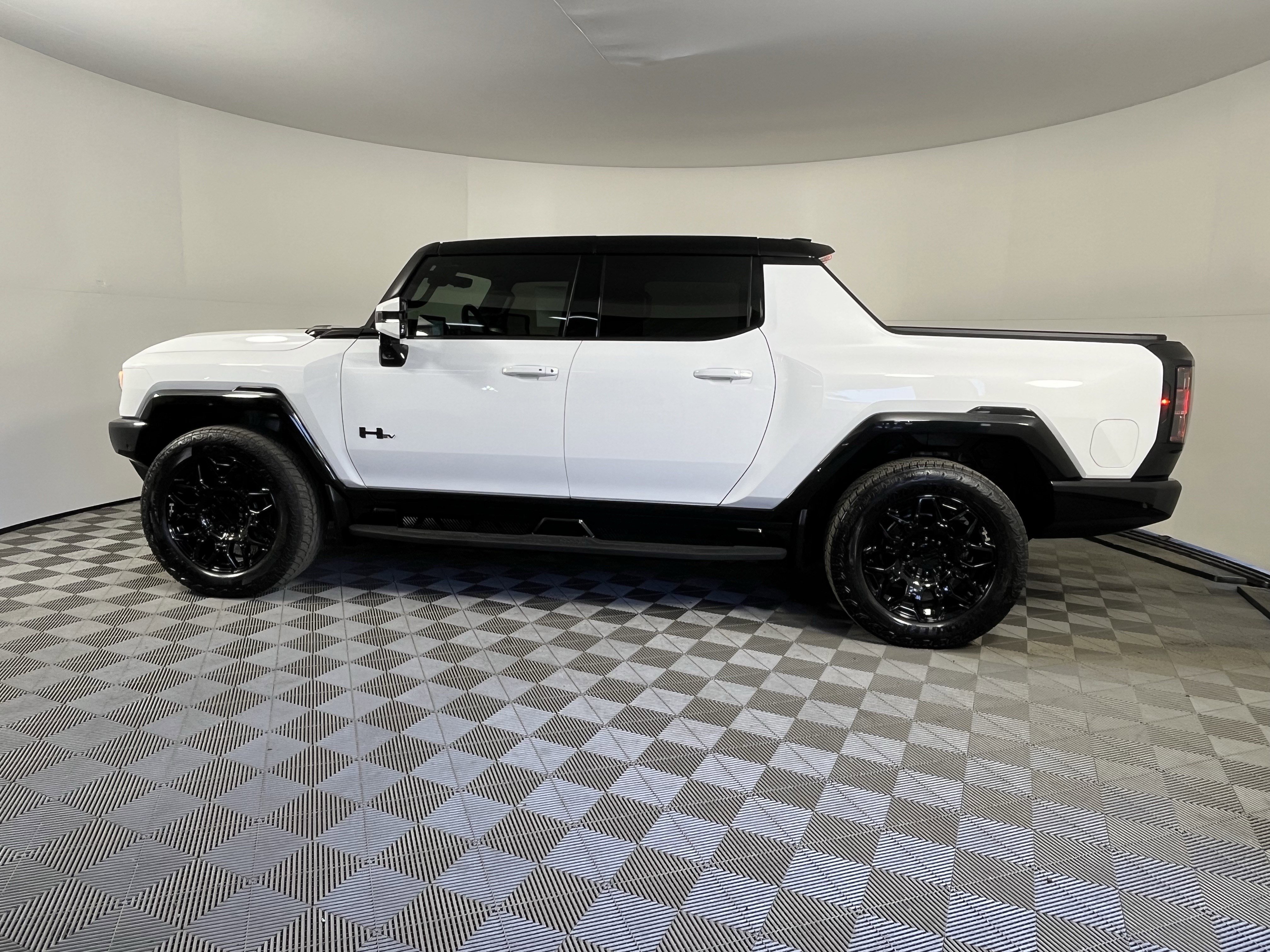 Used 2025 GMC Hummer EV 3X w/ Battery Pack, 24 Module Pack AWD/4WD image 2