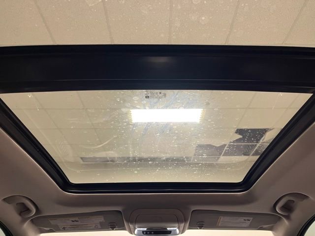 Used 2024 GMC Terrain Denali w/ Denali Premium Package image 3