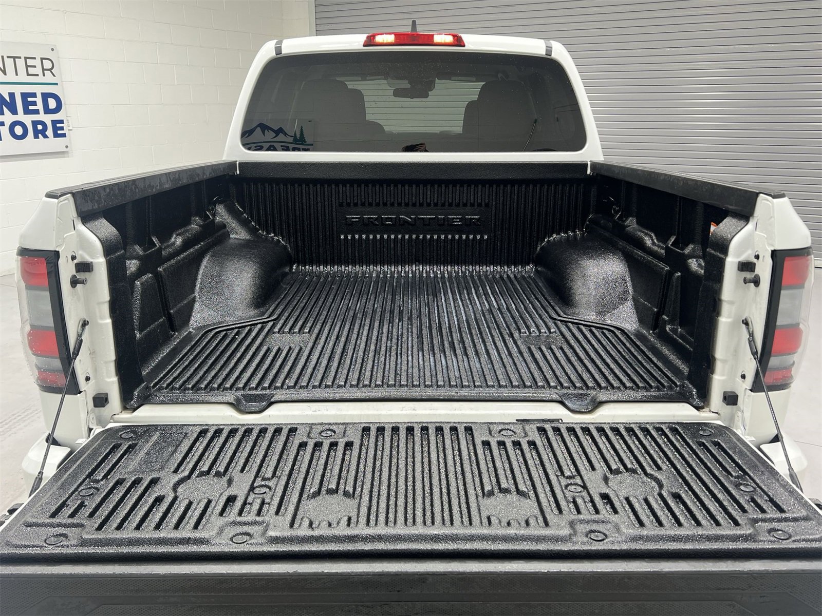 Used 2023 Nissan Frontier SV image 22