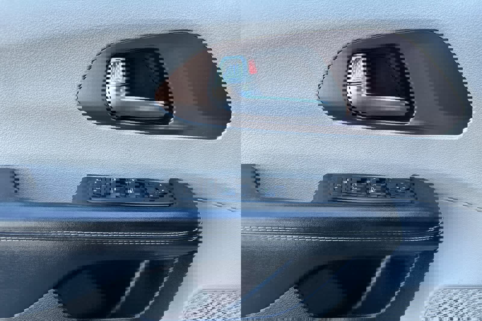 Used 2022 Chrysler Voyager LX w/ Fleet Security Group image 12