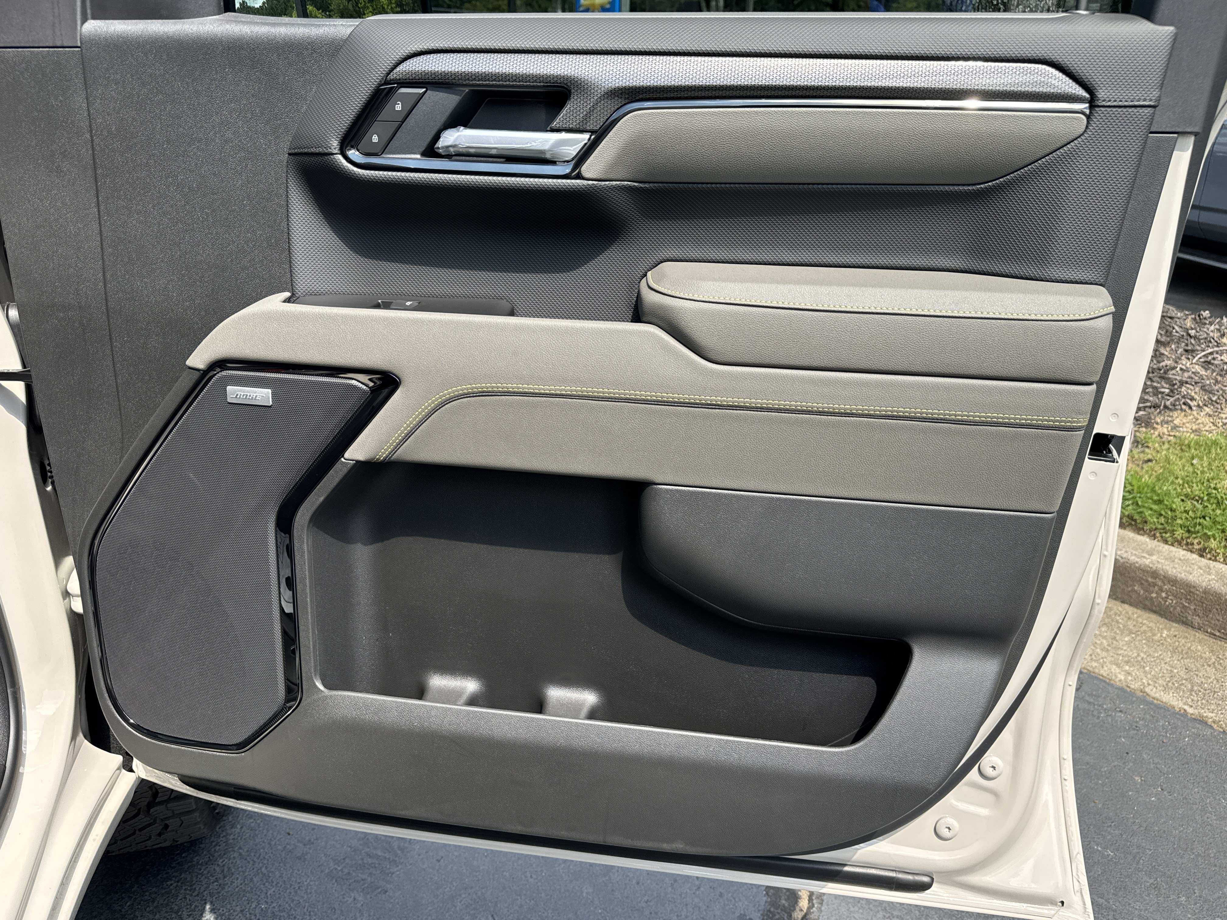 New 2026 Chevrolet Silverado 1500 ZR2 w/ LPO, Dark Essentials Package AWD/4WD image 15