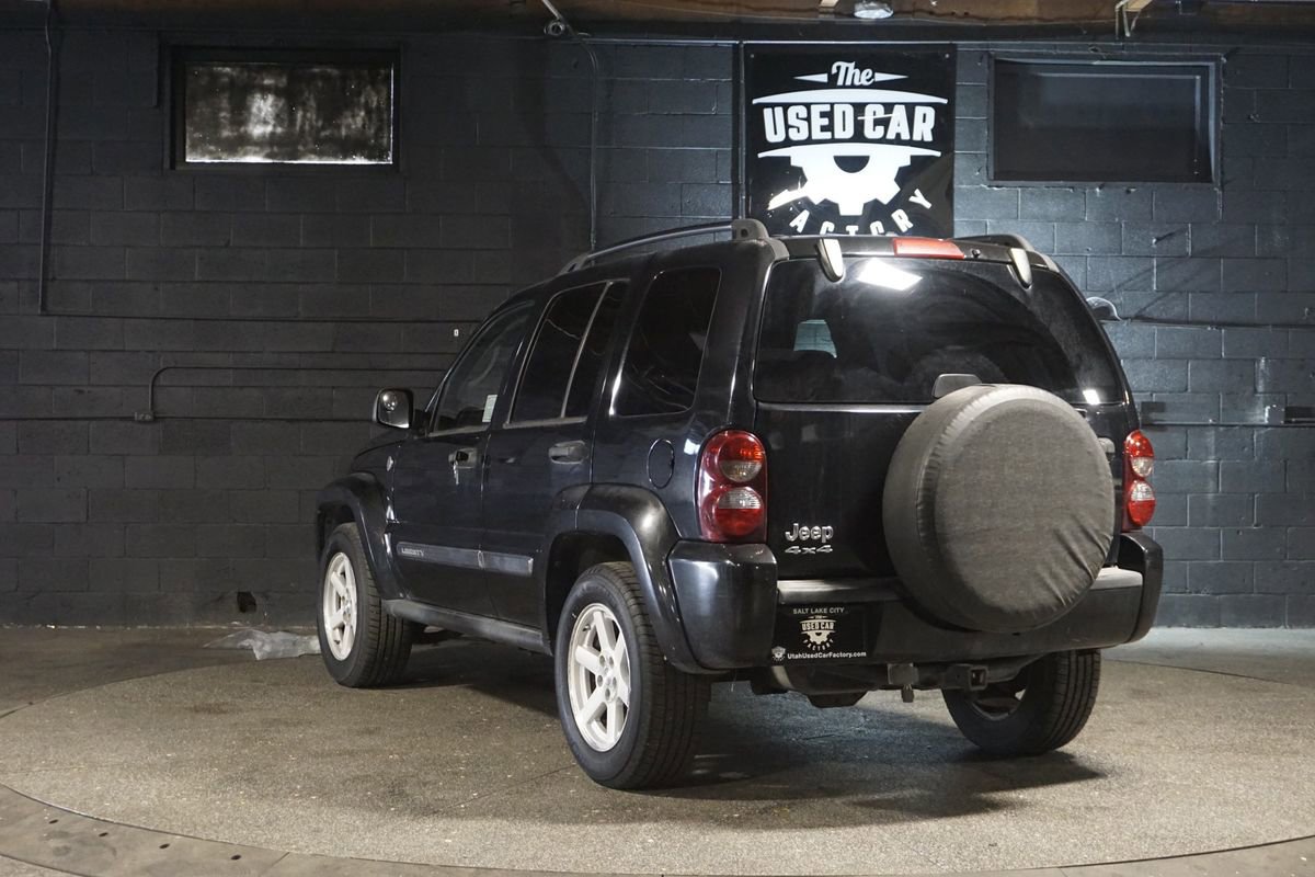 Used 2007 Jeep Liberty Limited AWD/4WD image 3