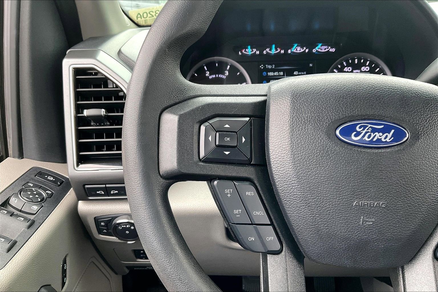 Used 2019 Ford F250 XLT w/ XLT Premium Package image 18