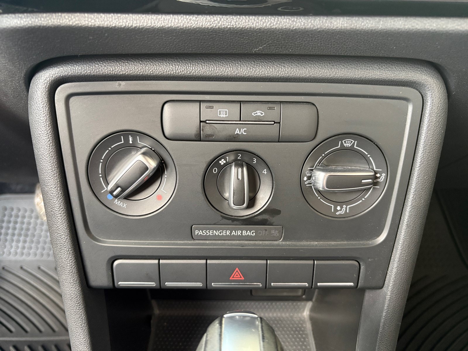 Used 2018 Volkswagen Beetle 2.0T S FWD image 16