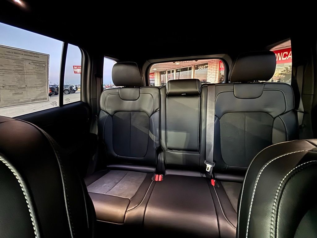 New 2025 Jeep Grand Cherokee Altitude image 15