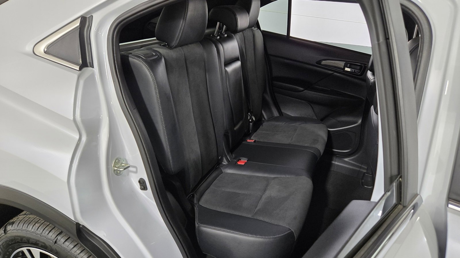 Used 2023 Mitsubishi Eclipse Cross SE image 33