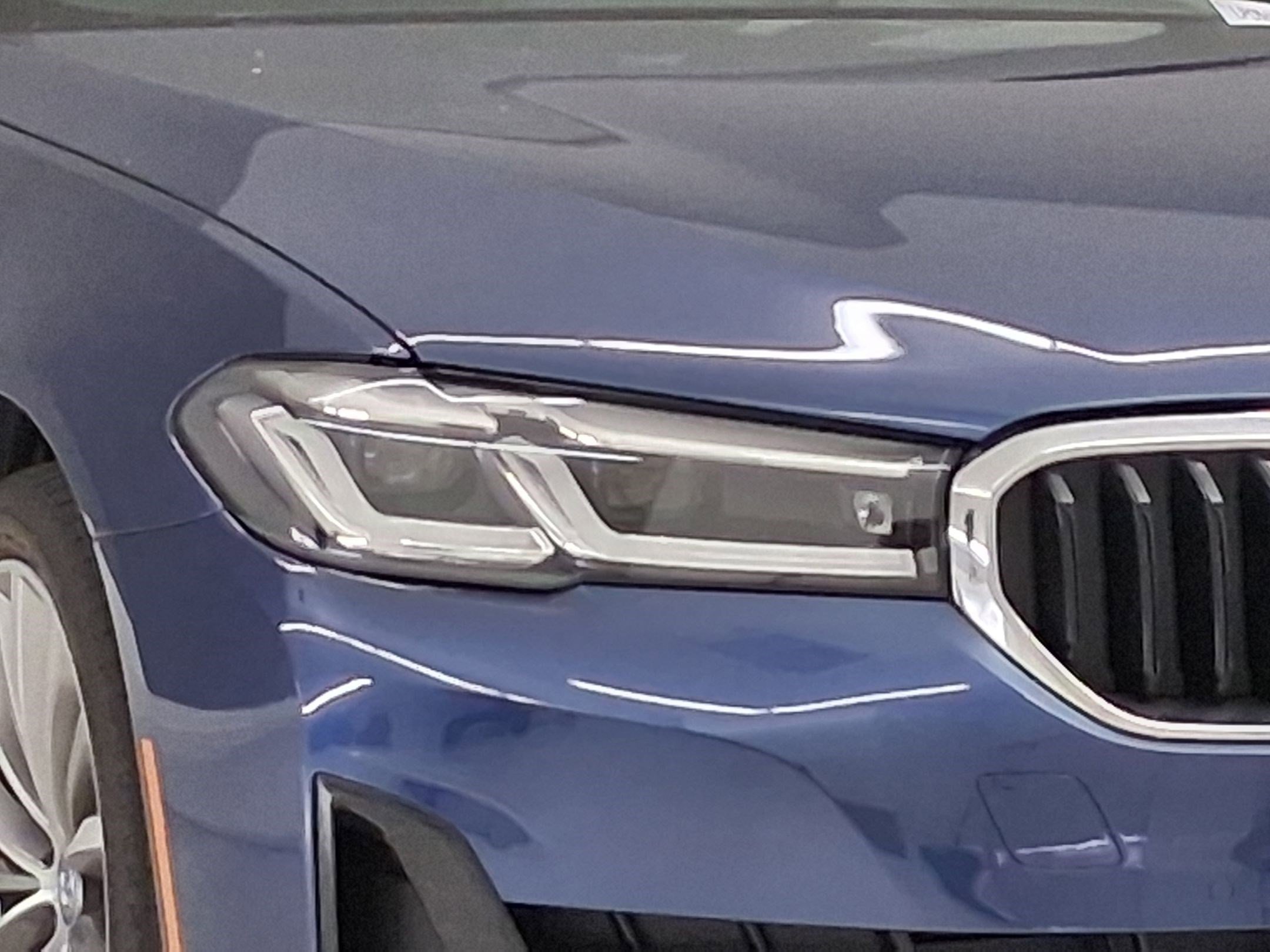Used 2023 BMW 530e w/ Premium Package RWD image 9
