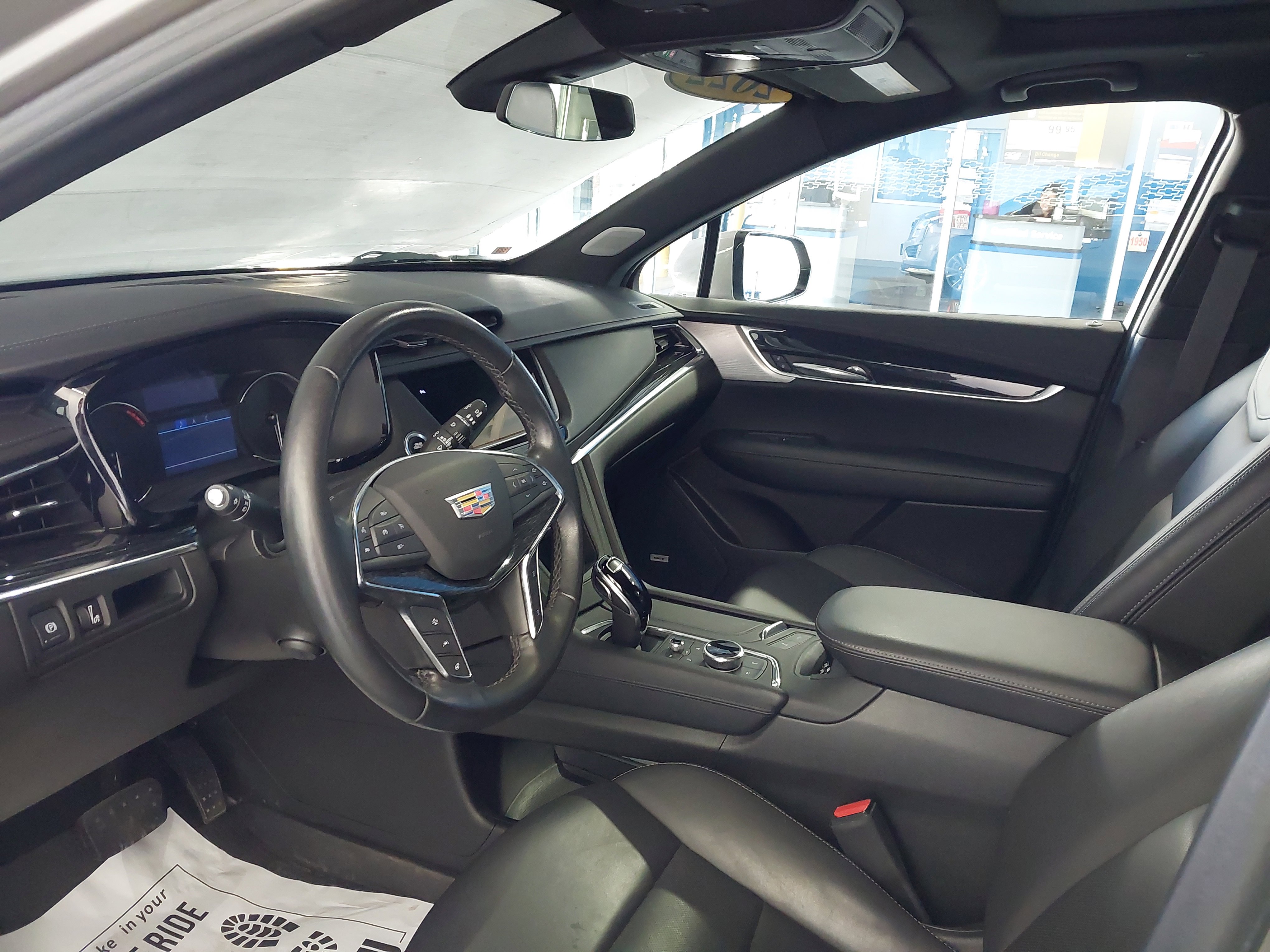 Used 2022 Cadillac XT5 Premium Luxury w/ LPO, Floor Liner Package image 2