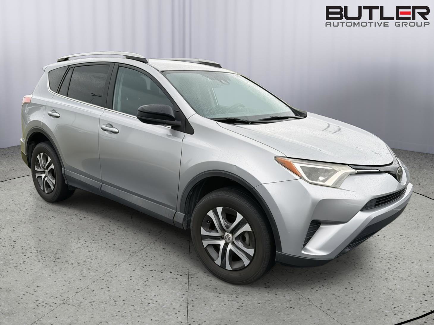 Used 2017 Toyota RAV4 LE FWD image 8
