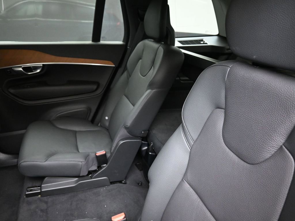 Certified 2024 Volvo XC90 B6 Plus image 19