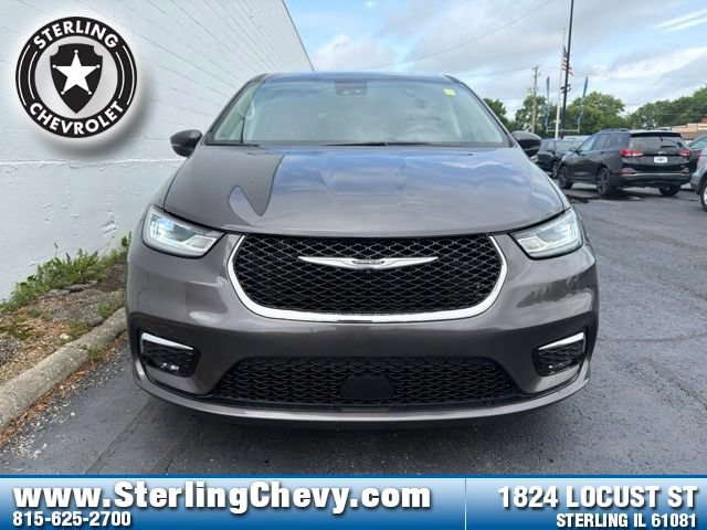 Used 2023 Chrysler Pacifica Touring-L FWD image 8