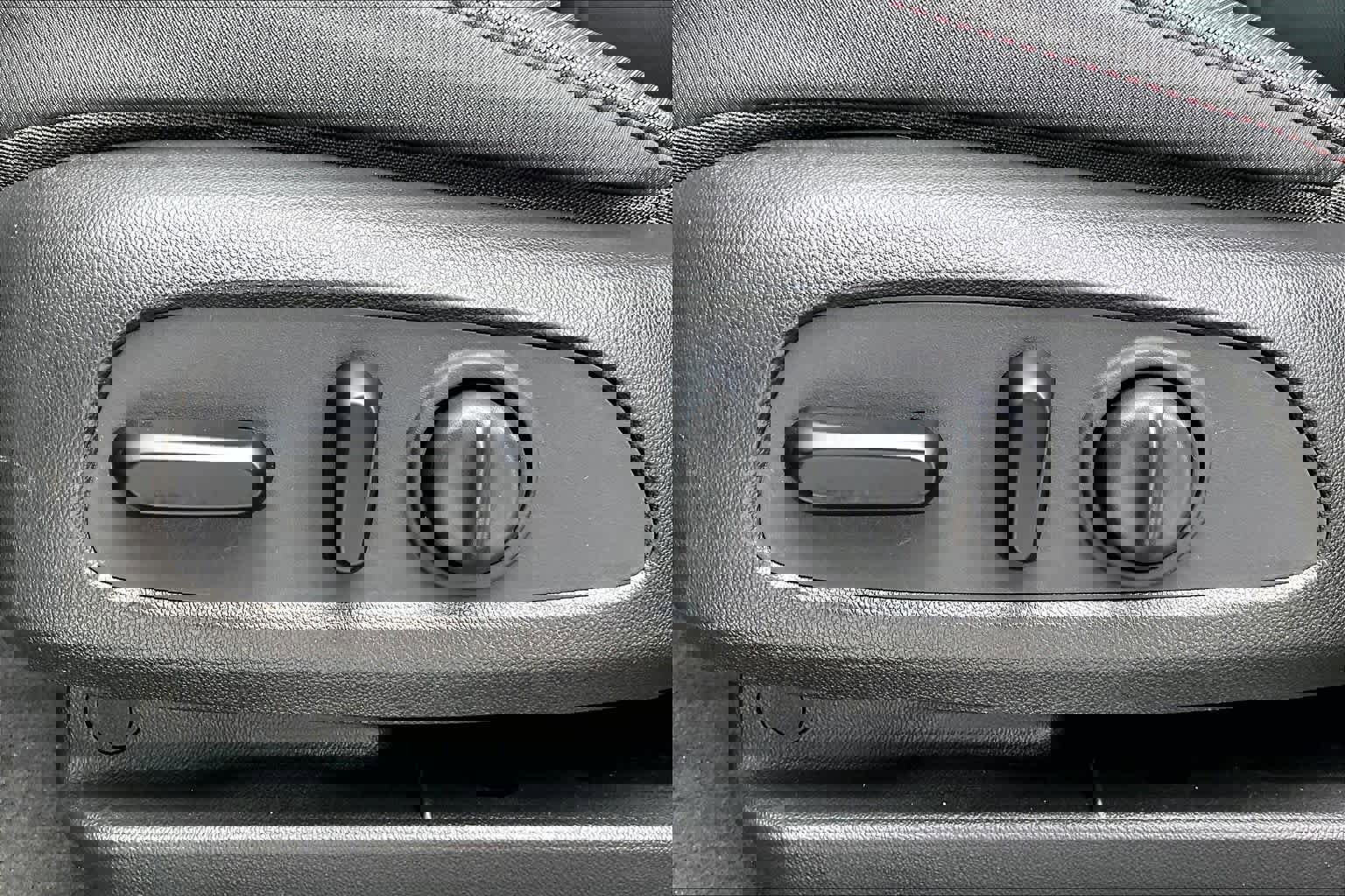 Used 2021 Chevrolet TrailBlazer RS w/ Technology Package FWD image 31