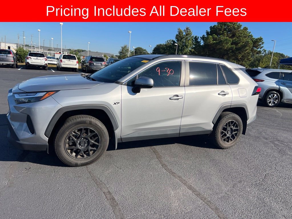 Used 2024 Toyota RAV4 XLE FWD image 5