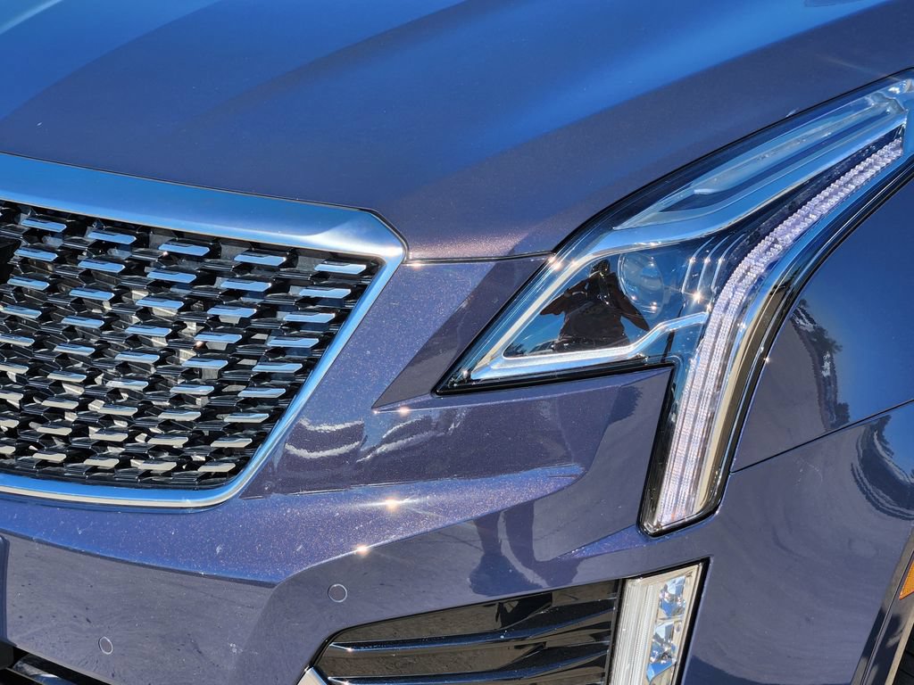 Used 2025 Cadillac XT5 Premium Luxury w/ LPO, Floor Liner Package AWD/4WD image 11