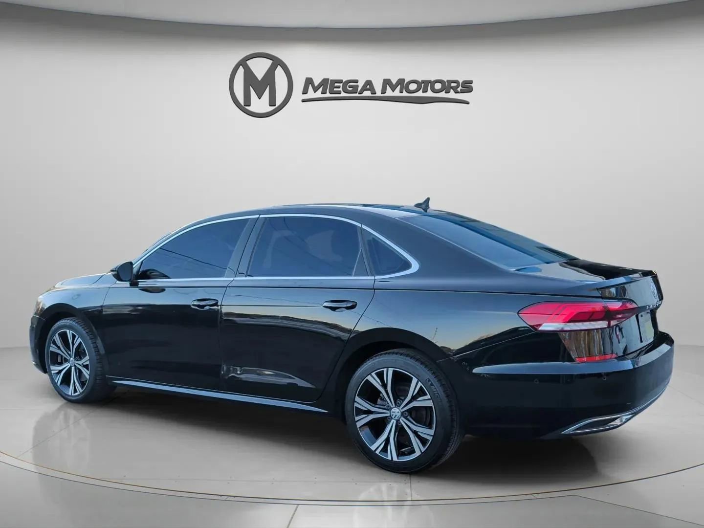 Used 2020 Volkswagen Passat 2.0T SEL image 4