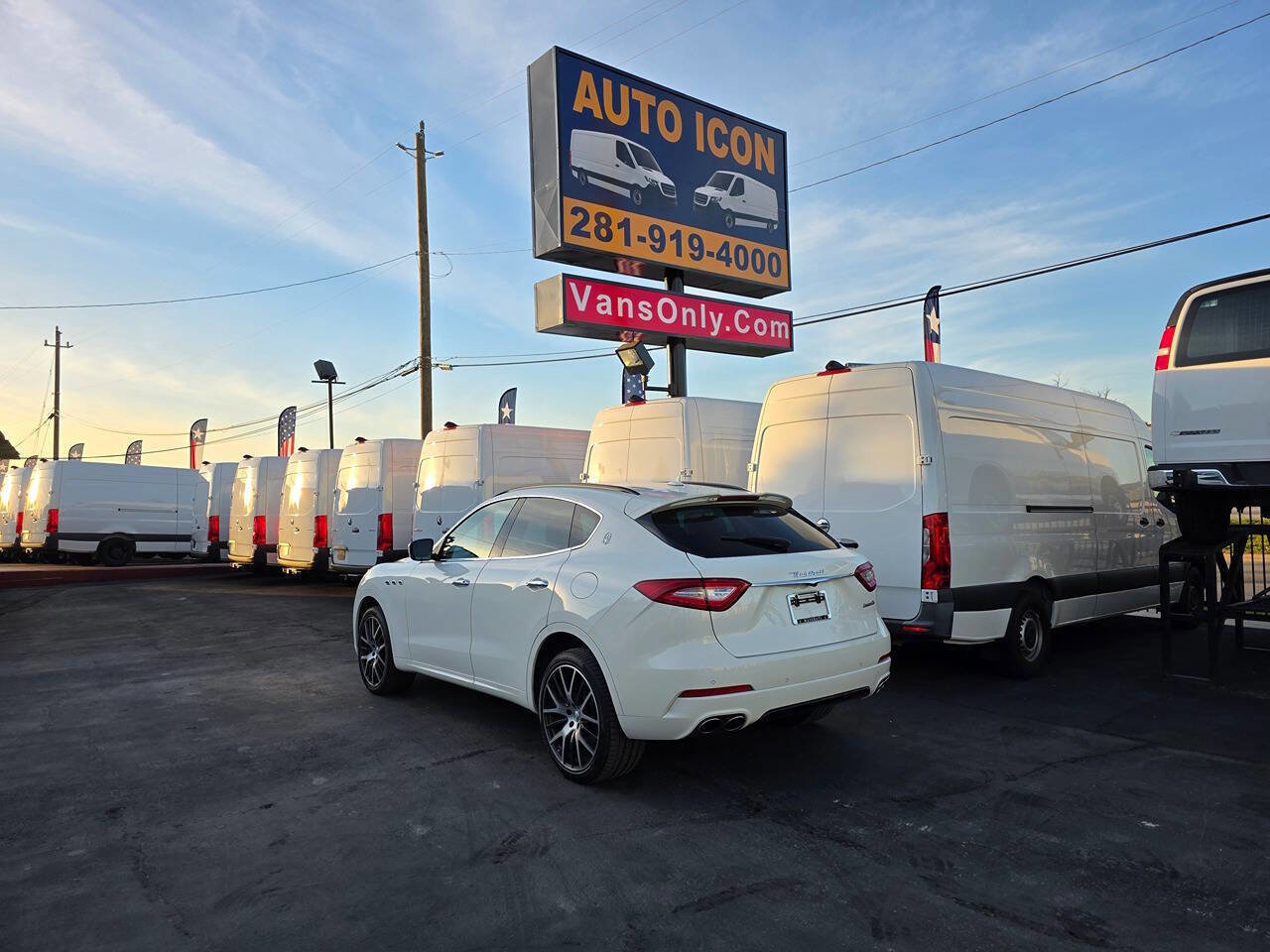 Used 2017 Maserati Levante S image 2