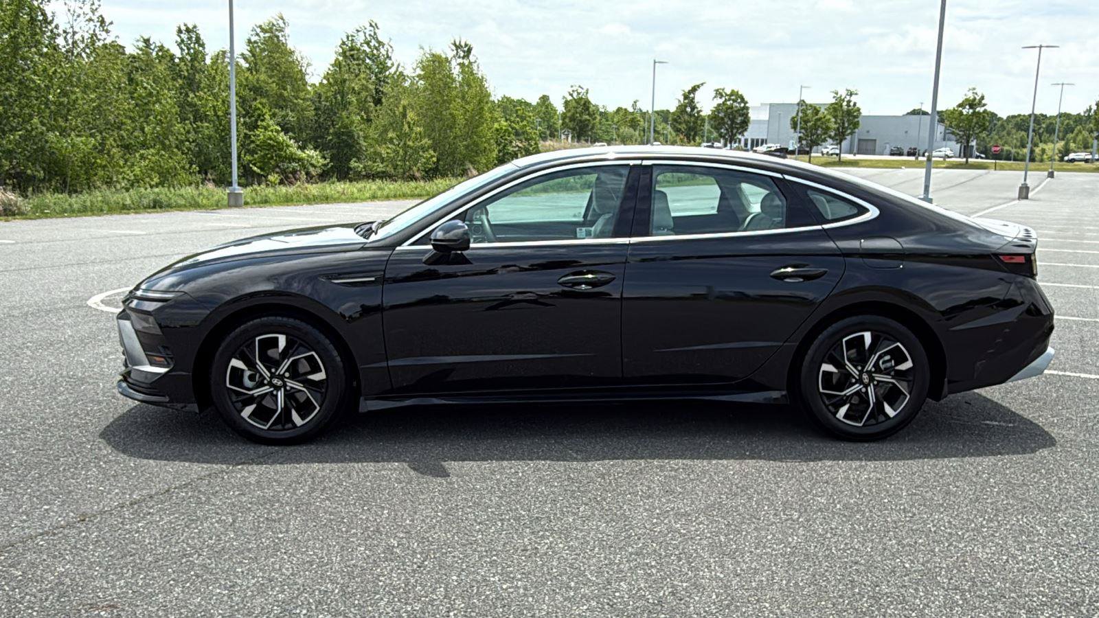 Certified 2024 Hyundai Sonata SEL AWD/4WD image 11