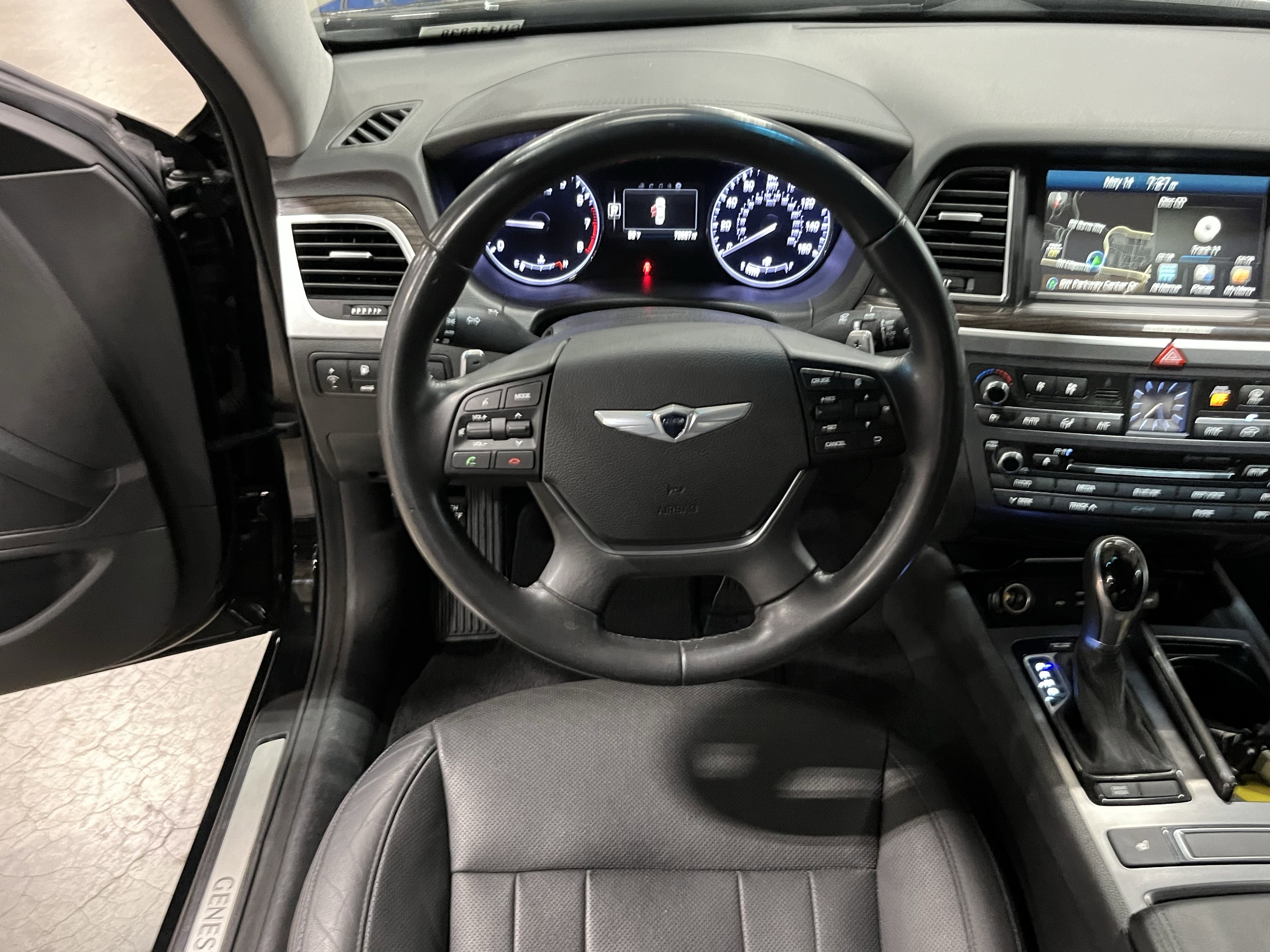 Used 2016 Hyundai Genesis 3.8 RWD image 12