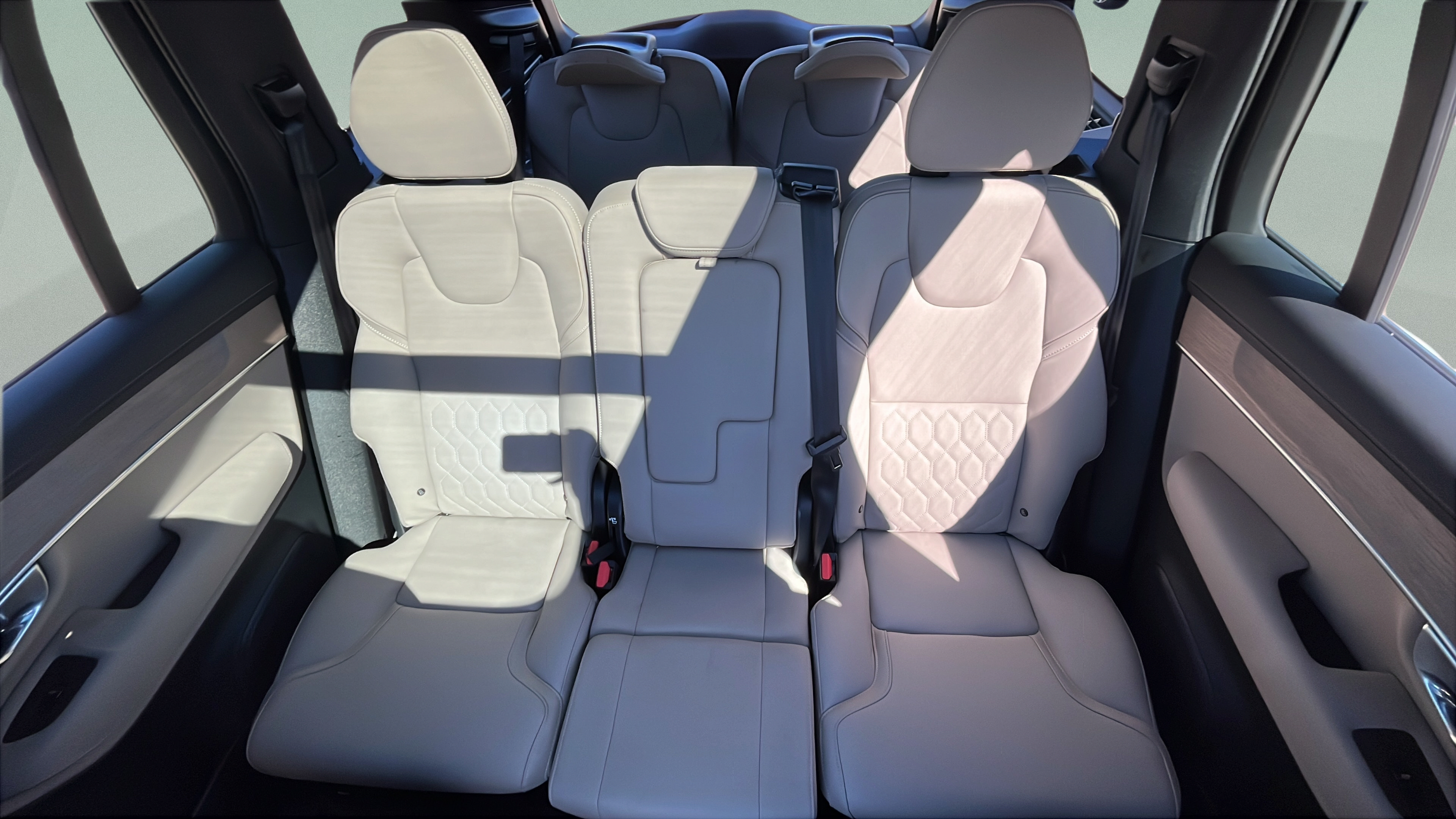 Used 2026 Volvo XC90 B6 Plus w/ Protection Package Premier AWD/4WD image 26
