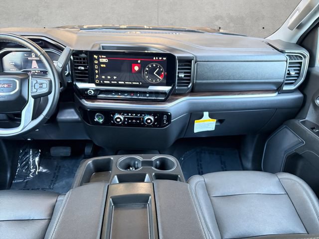 Used 2024 GMC Sierra 1500 SLT AWD/4WD image 3