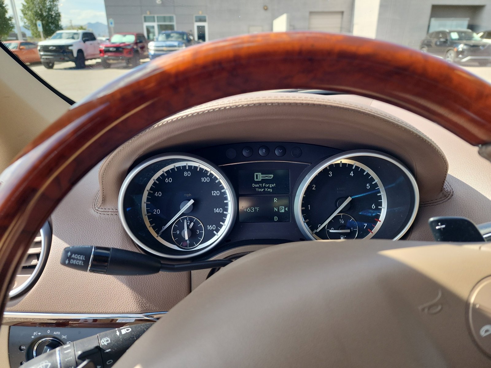 Used 2011 Mercedes-Benz GL 550 4MATIC w/ Chrome Accessory Pkg image 10