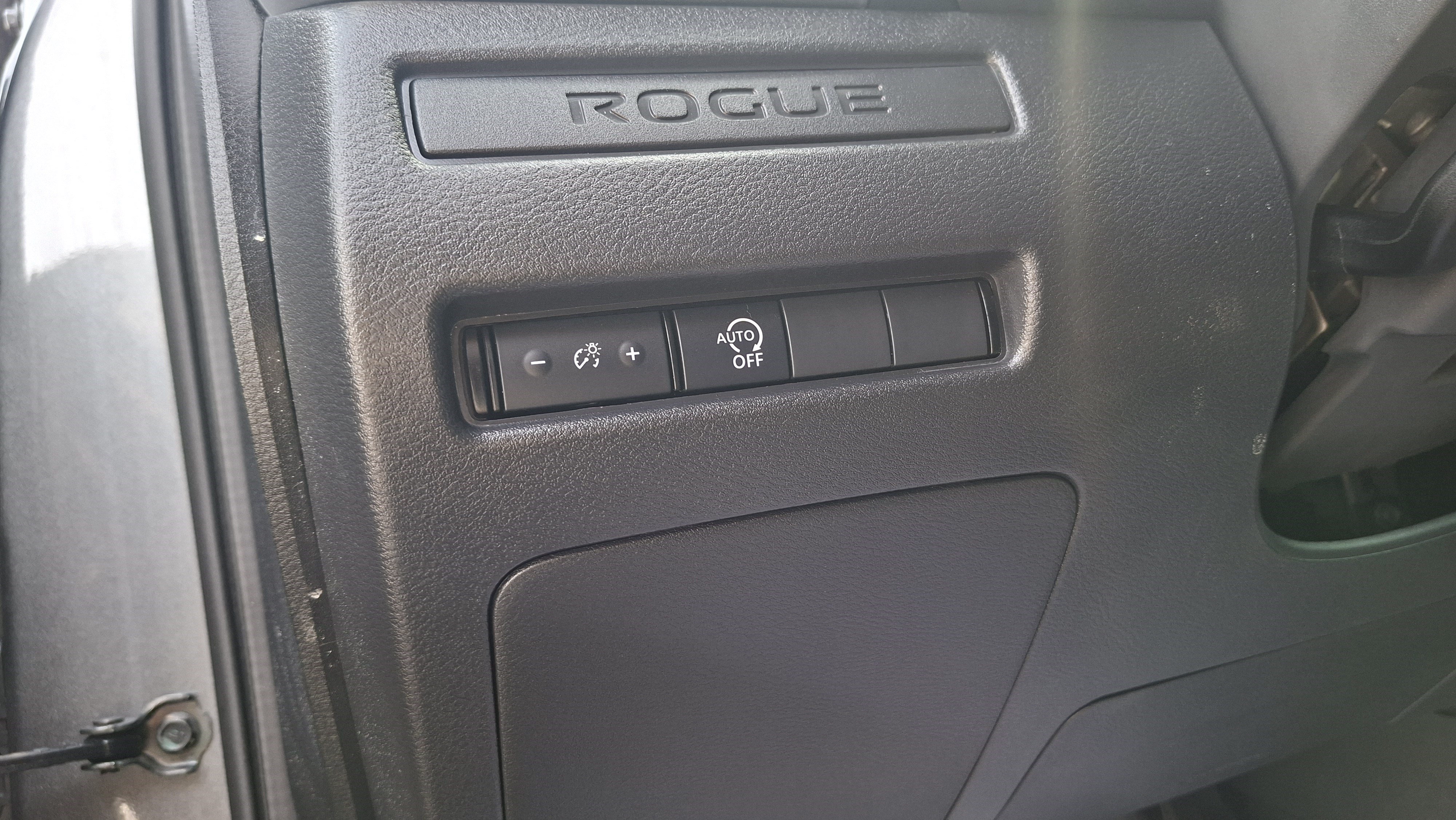Certified 2025 Nissan Rogue S FWD image 10