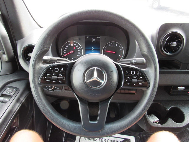 Used 2023 Mercedes-Benz Sprinter 4500 image 30