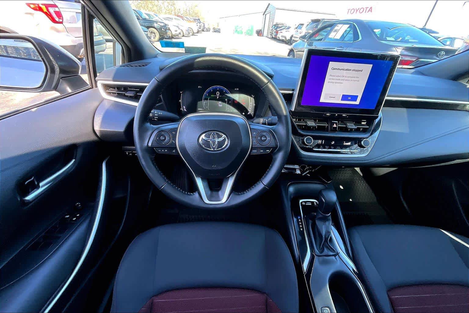 Used 2025 Toyota Corolla SE w/ SE Premium Package FWD image 6