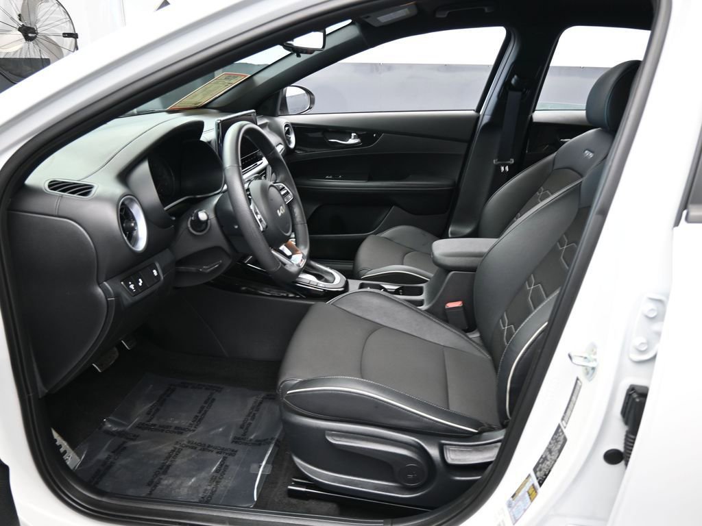 Used 2024 Kia Forte GT-Line image 11