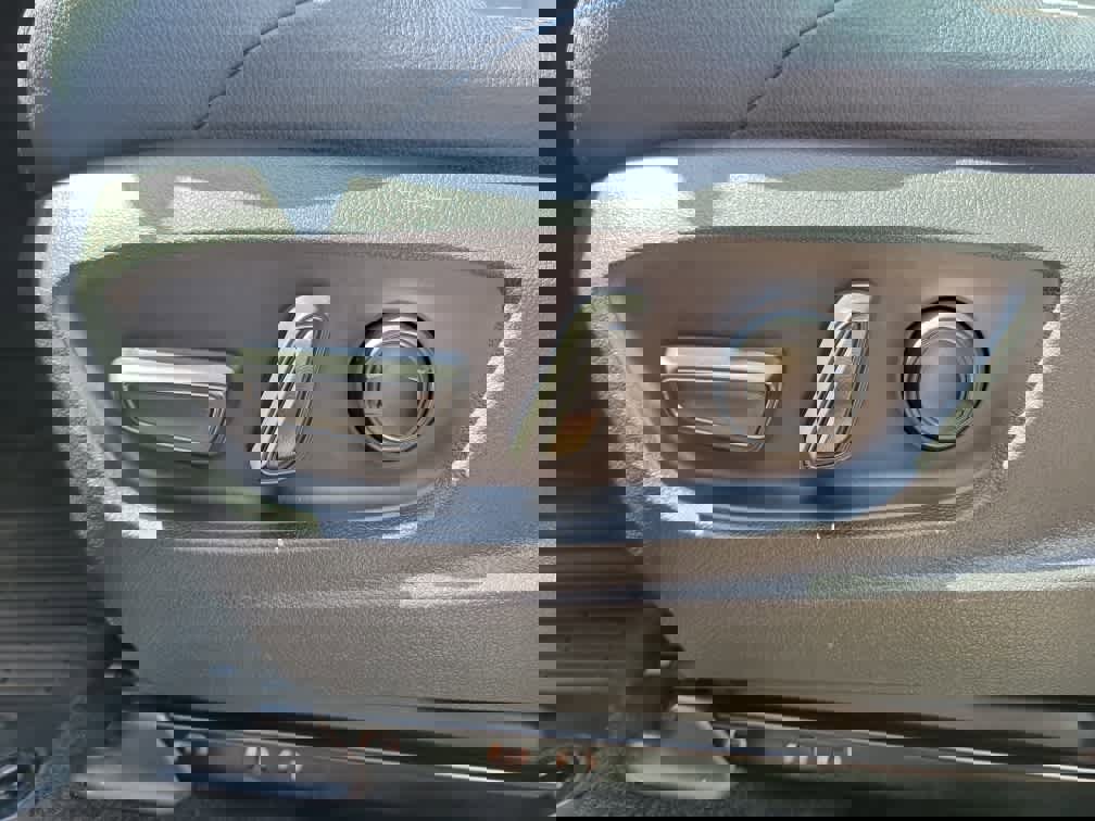 Used 2023 Subaru Solterra AWD image 28