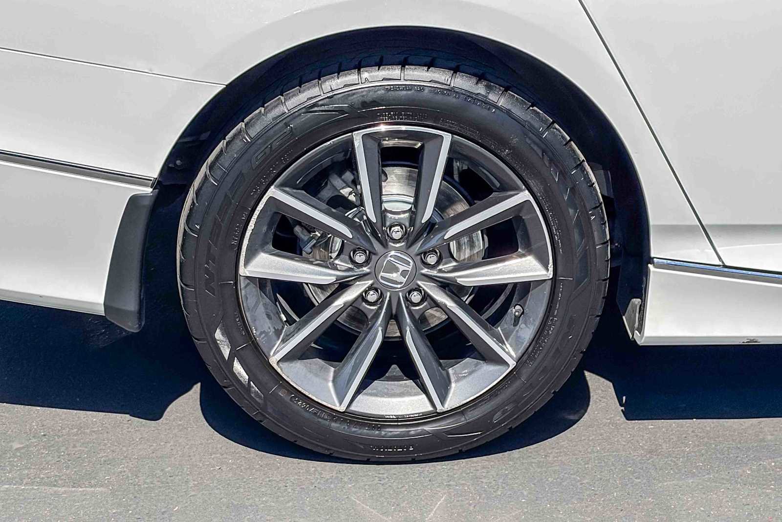 Used 2022 Honda Accord EX-L image 10