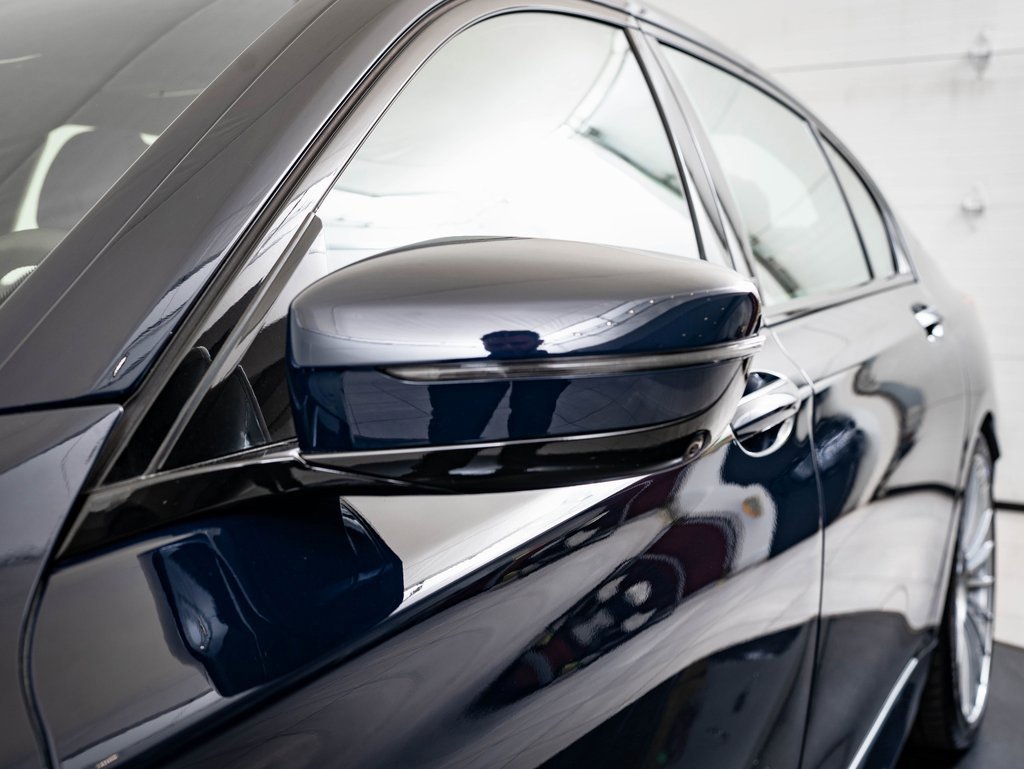 Used 2022 BMW ALPINA B7 xDrive image 15