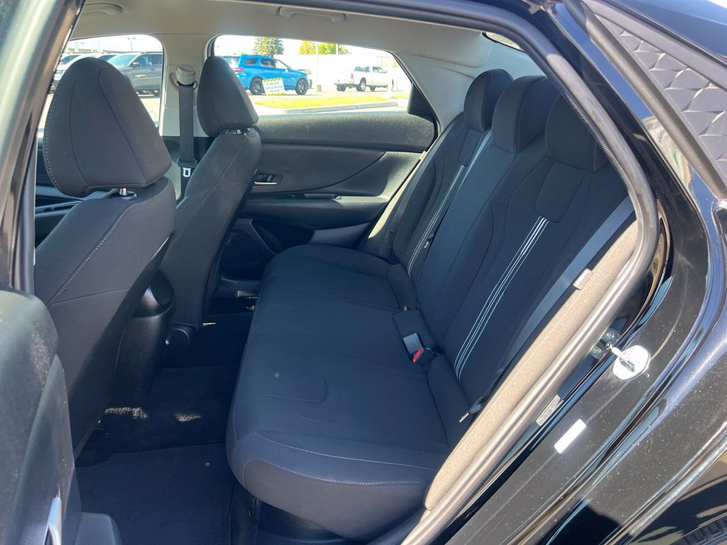 Used 2025 Hyundai Elantra Hybrid FWD image 22