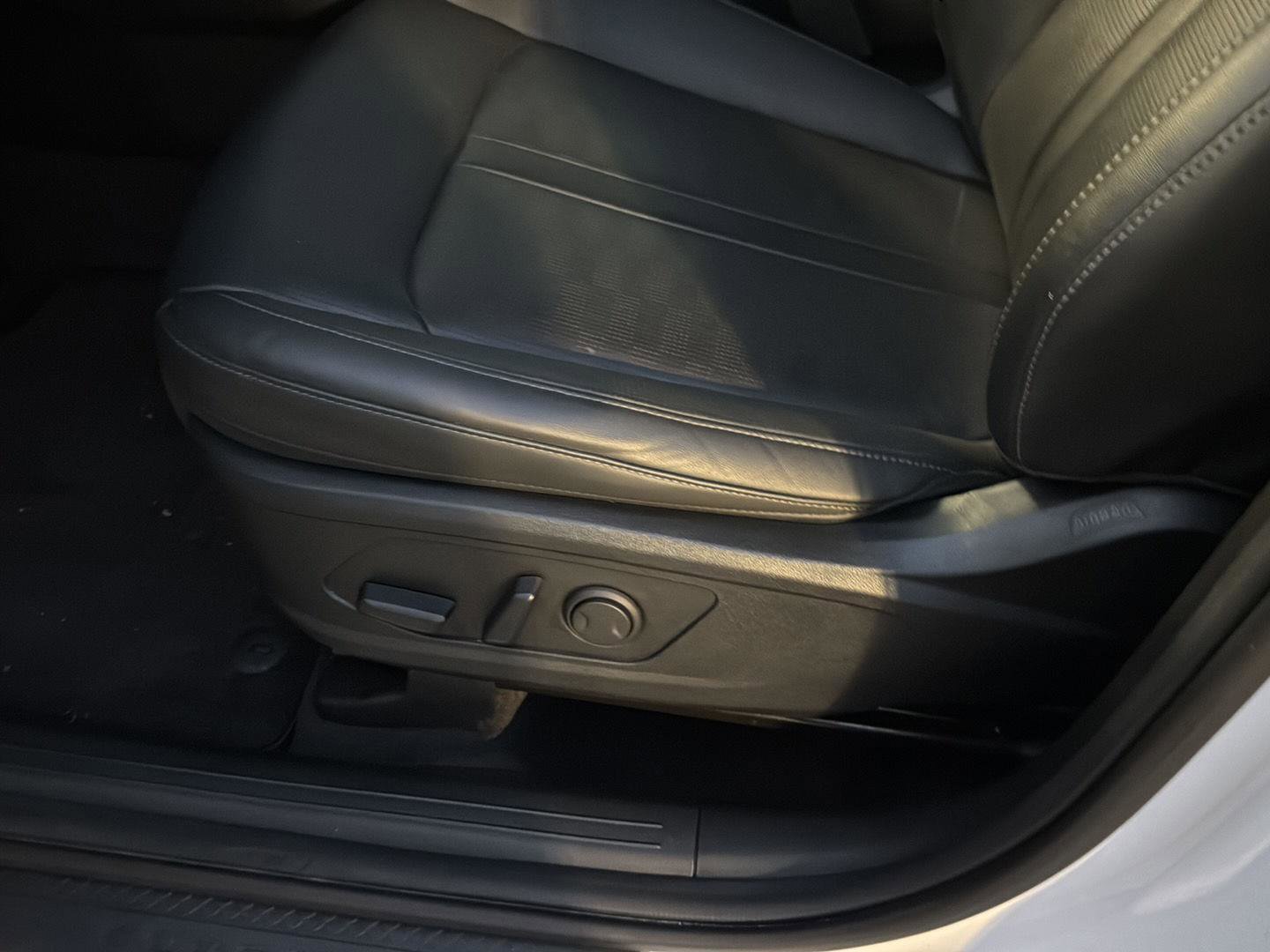 Used 2024 Kia Sorento S image 28