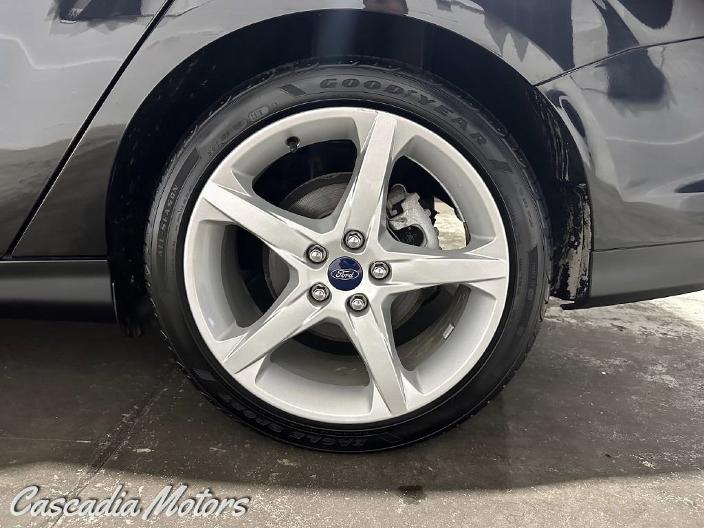 Used 2013 Ford Focus Titanium w/ Titanium Handling Pkg image 28