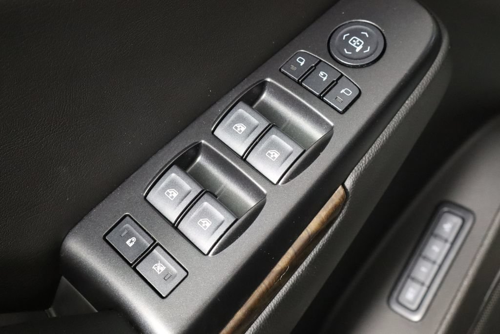 Used 2018 Chevrolet Tahoe LT AWD/4WD image 16
