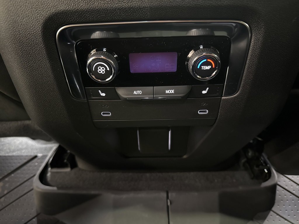 New 2026 Chevrolet Suburban Z71 w/ Comfort Package image 39