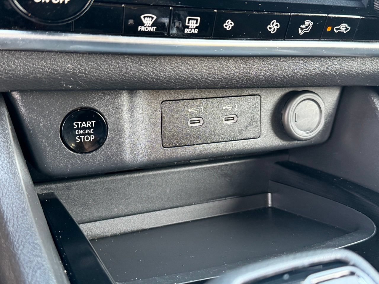 Certified 2025 Nissan Rogue SV FWD image 22