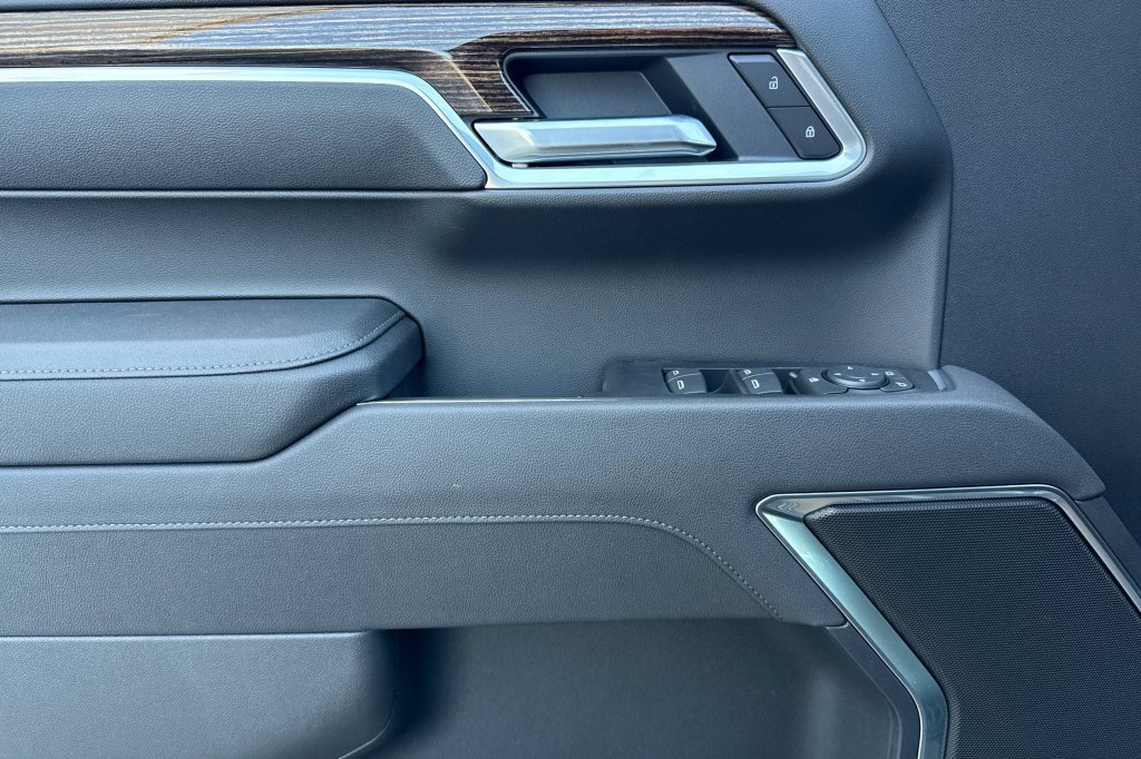 New 2026 GMC Sierra 1500 Elevation image 8
