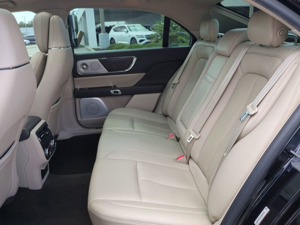 Used 2020 Lincoln Continental Reserve w/ Luxury Package image 12
