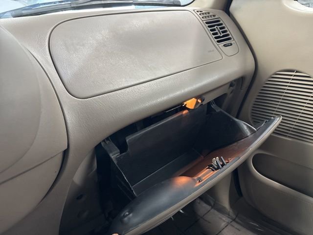 Used 2001 Ford F150 XLT AWD/4WD image 38