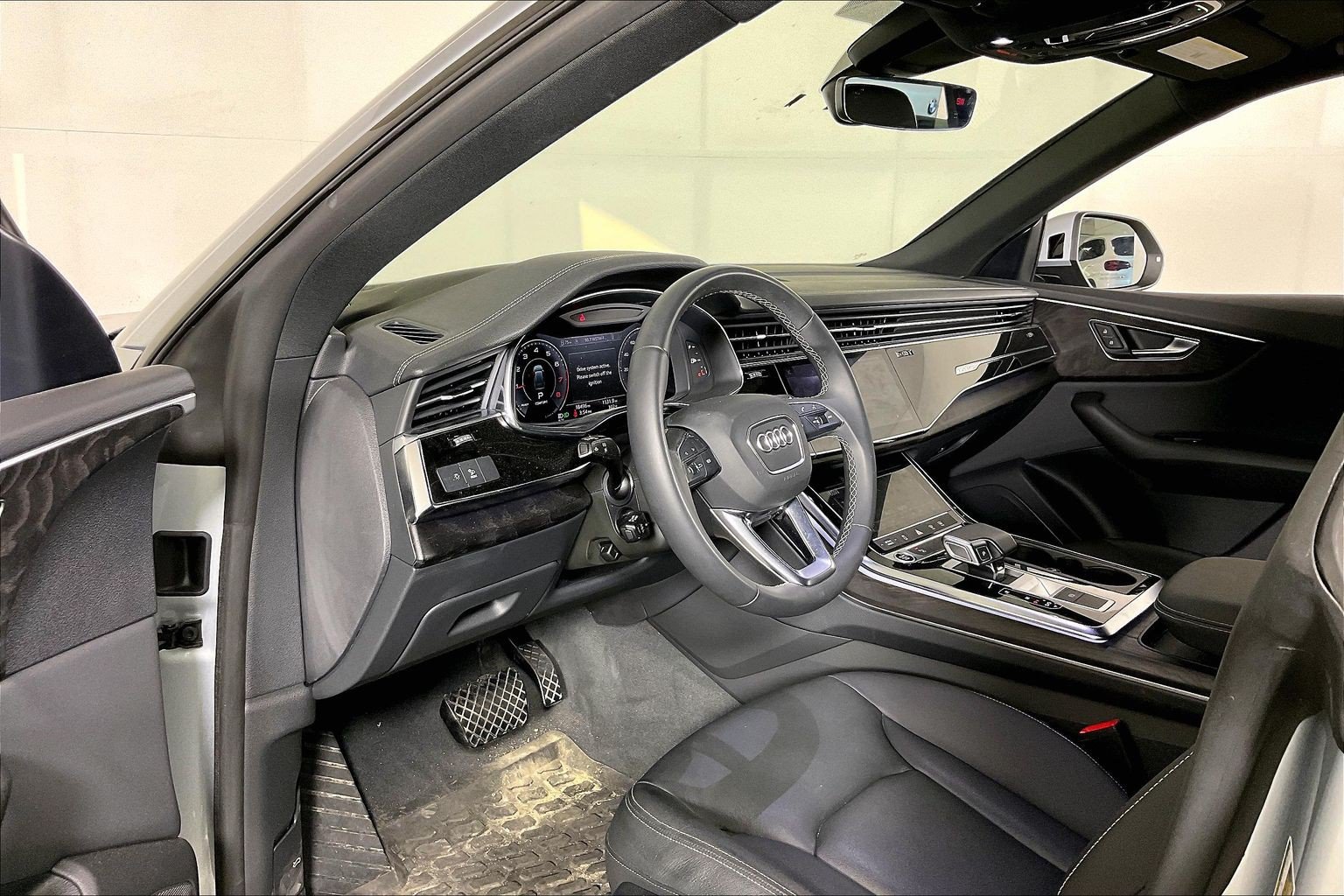 Used 2023 Audi Q8 Premium AWD/4WD image 7