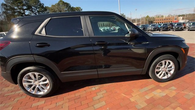 Used 2025 Chevrolet TrailBlazer LS w/ LS Convenience Package image 2