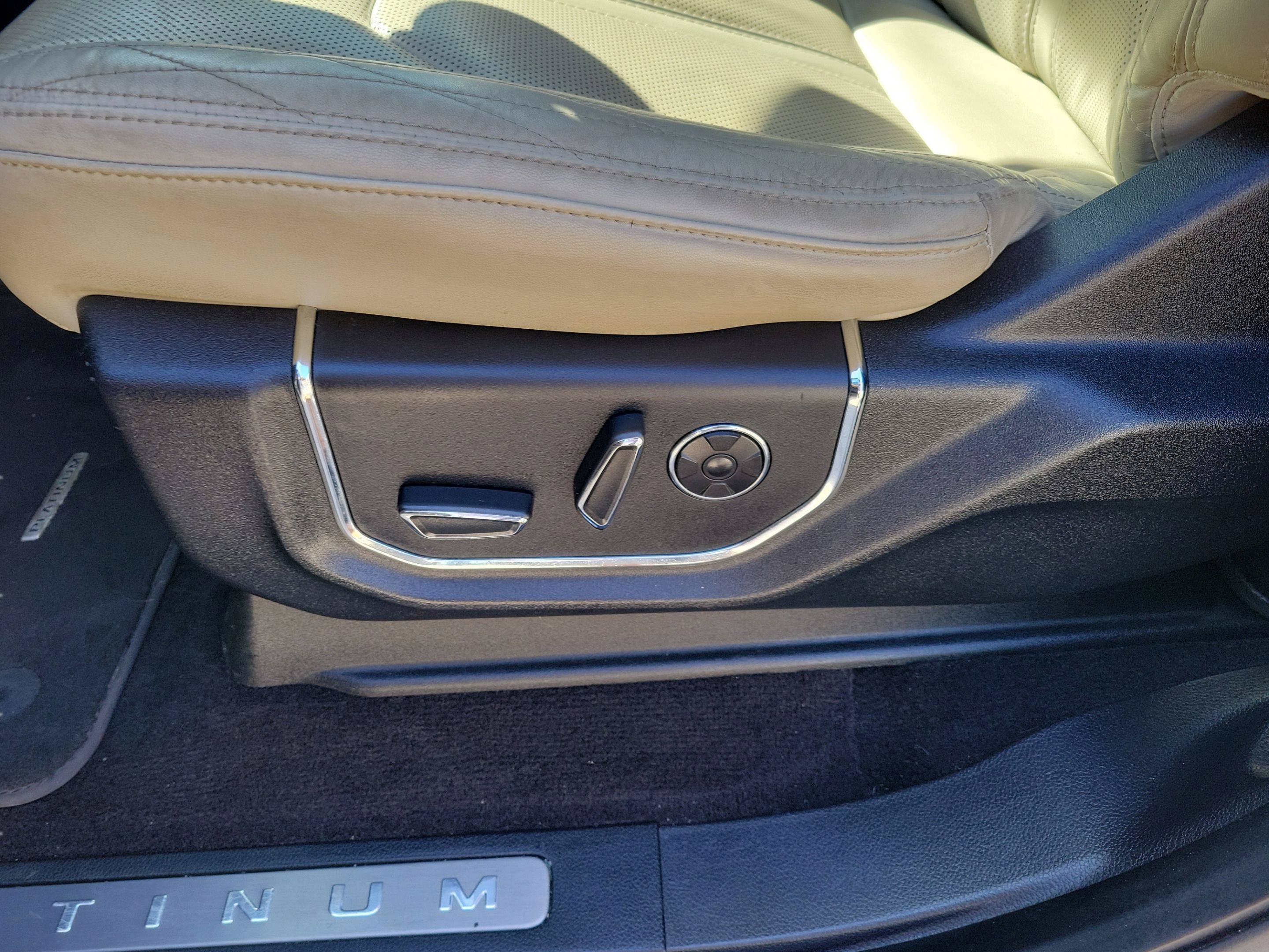 Used 2019 Ford Expedition Platinum RWD image 27