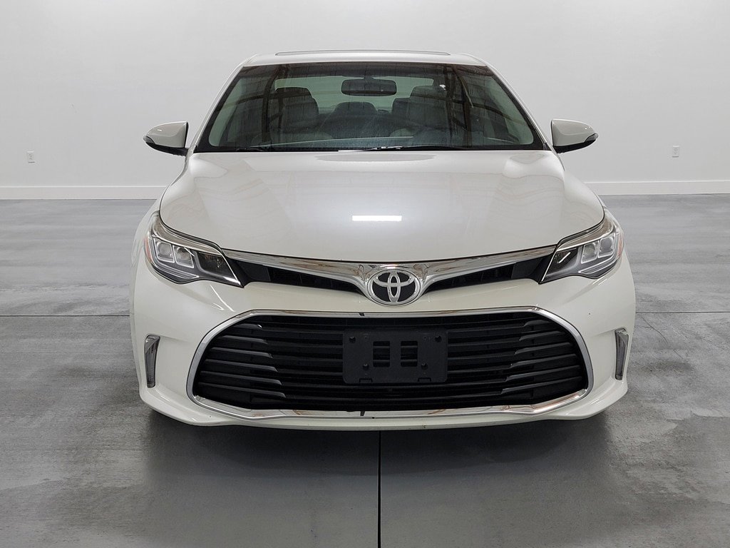 Used 2016 Toyota Avalon Touring FWD image 3