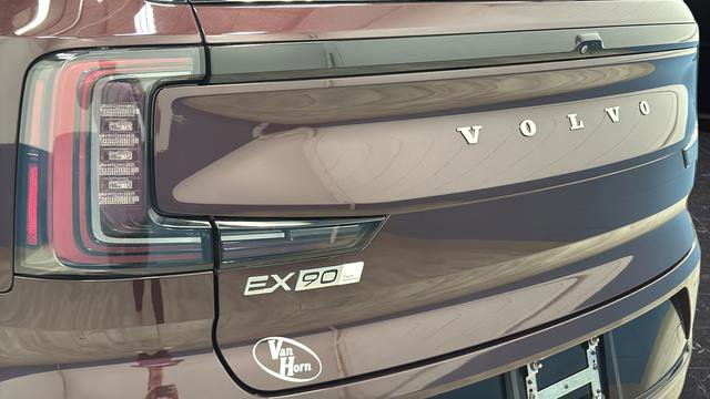 Used 2025 Volvo EX90 Ultra AWD/4WD image 41
