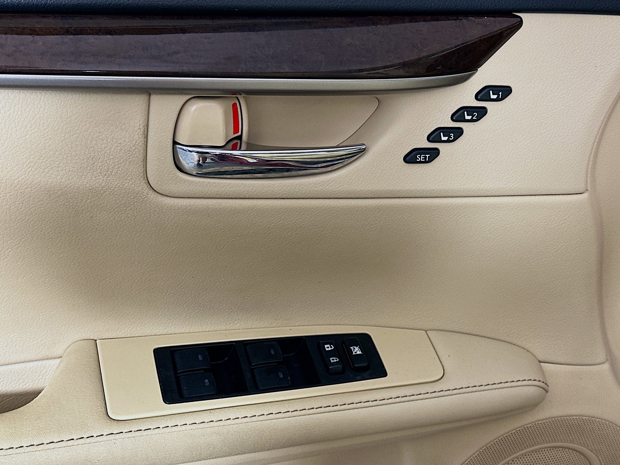 Used 2015 Lexus ES 350 w/ Luxury Package FWD image 15