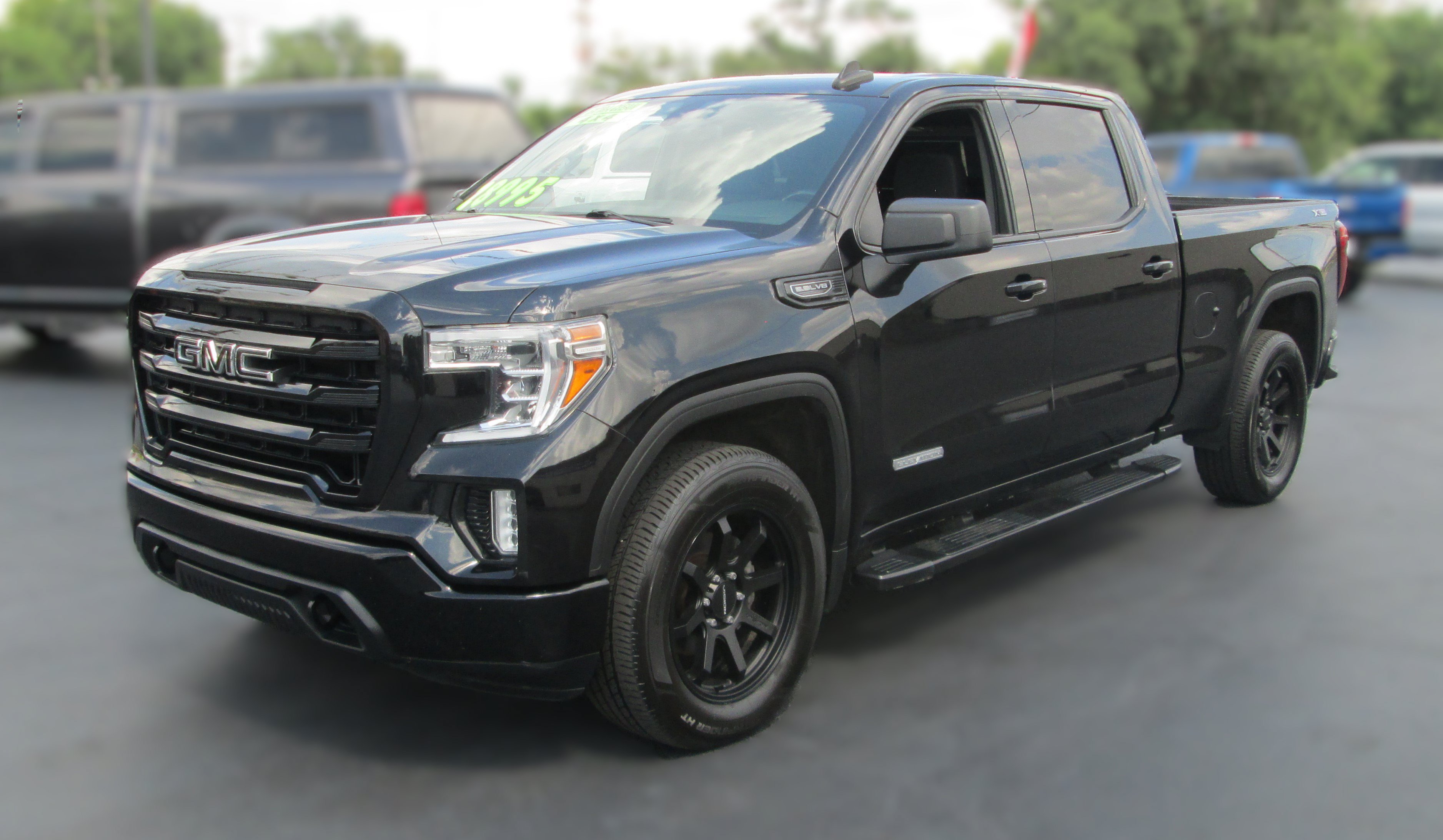Used 2021 GMC Sierra 1500 Elevation w/ X31 Off-Road Package AWD/4WD image 2