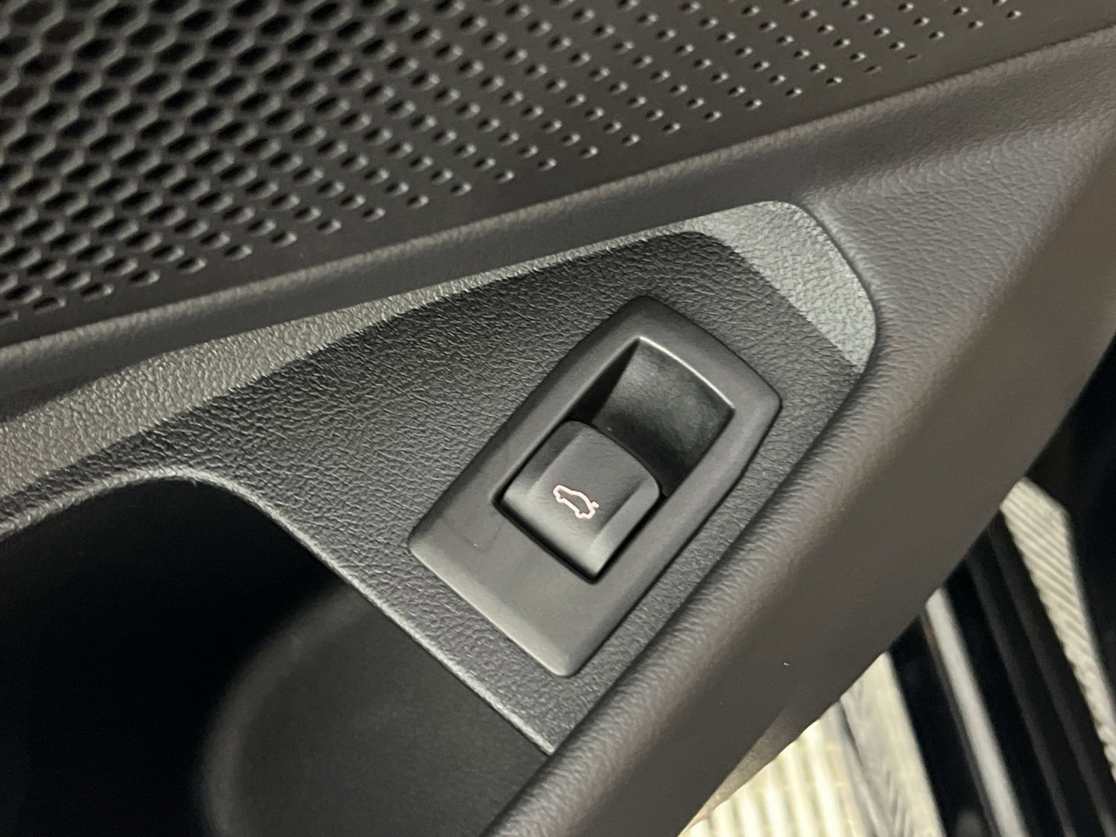 Used 2026 BMW 330i Sedan image 33