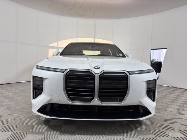 New 2027 BMW 740i xDrive w/ Premium Package AWD/4WD image 2